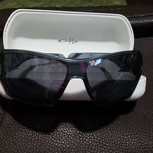 Unisex  Oakley OFFSHOOT Polarized Sun glasses only